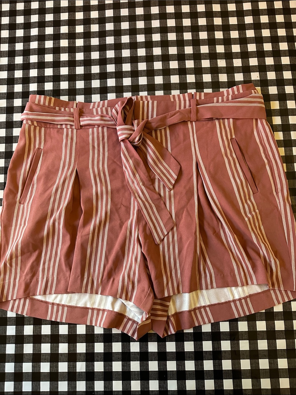 Striped Tie-Waist Women's Shorts in Dusty Rose